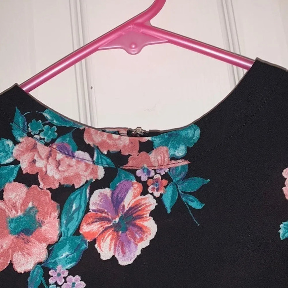 Forever21 Floral Blouse - Picture 3 of 4
